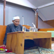 Shalat Menggunakan Pakaian Bergambar Menurut Imam Albukhari